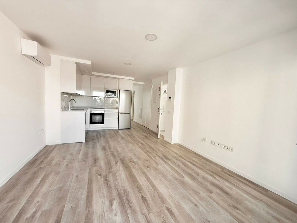 Middle Floor Apartment Fuengirola Málaga - image 12