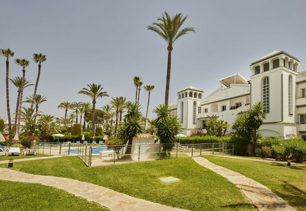 Middle Floor Apartment Estepona Málaga - image 12
