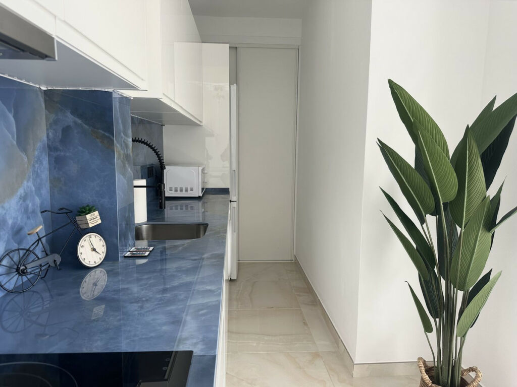 Middle Floor Apartment Calahonda Málaga - image 11