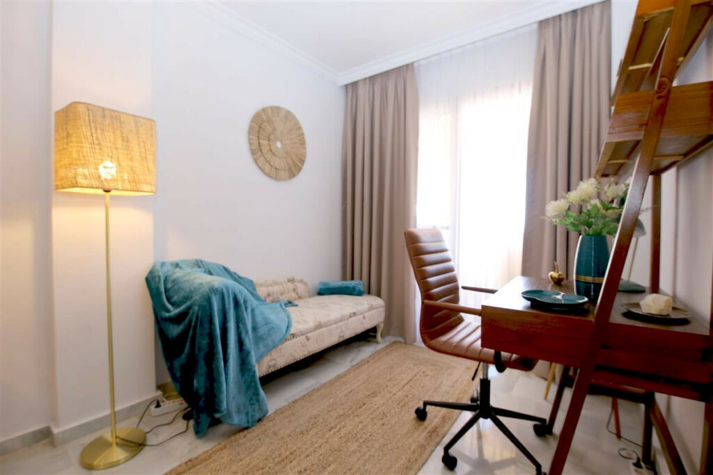 Middle Floor Apartment Estepona Málaga - image 12