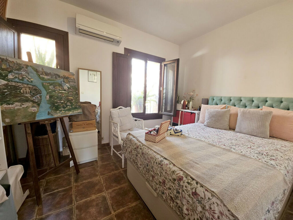 Townhouse El Paraiso Málaga - image 12