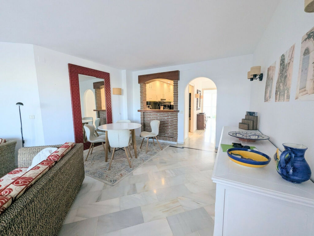 Penthouse Calahonda Málaga - image 12