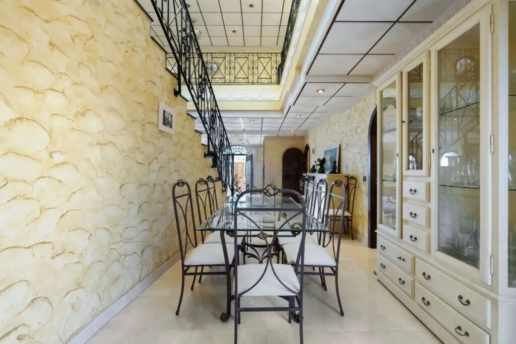 Detached Villa La Zenia Alicante - image 12