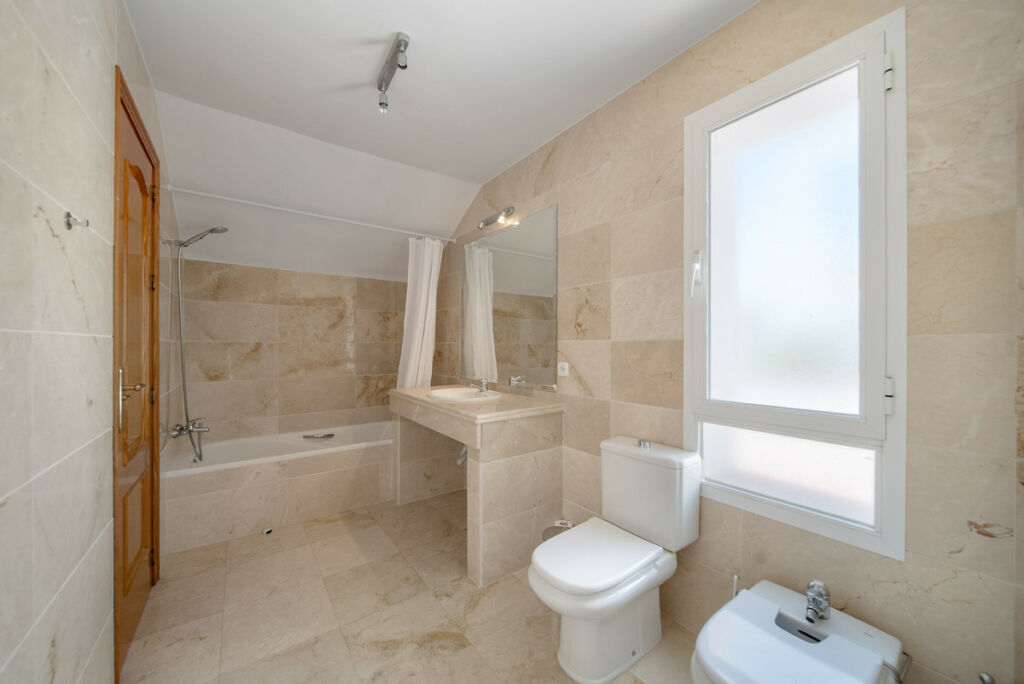 Penthouse Duplex Nueva Andalucía Málaga - image 12