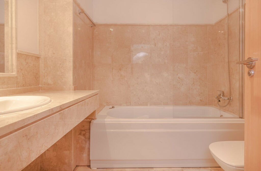 Middle Floor Apartment Casares Playa Málaga - image 12