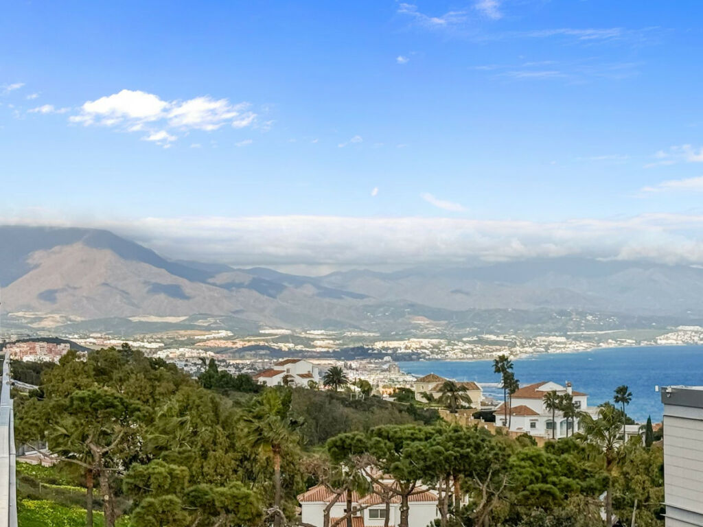 Penthouse Manilva Málaga - image 12