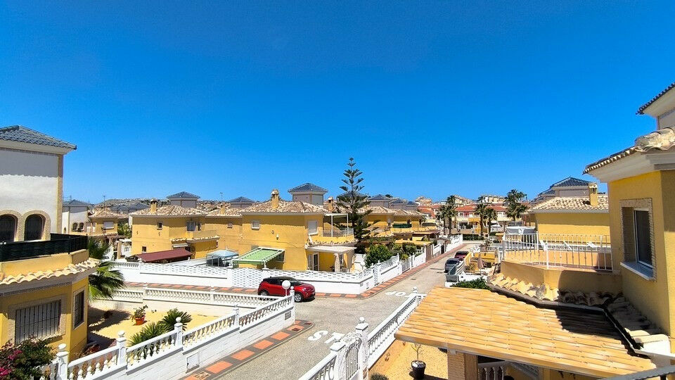 Detached Villa Algorfa Alicante - image 12