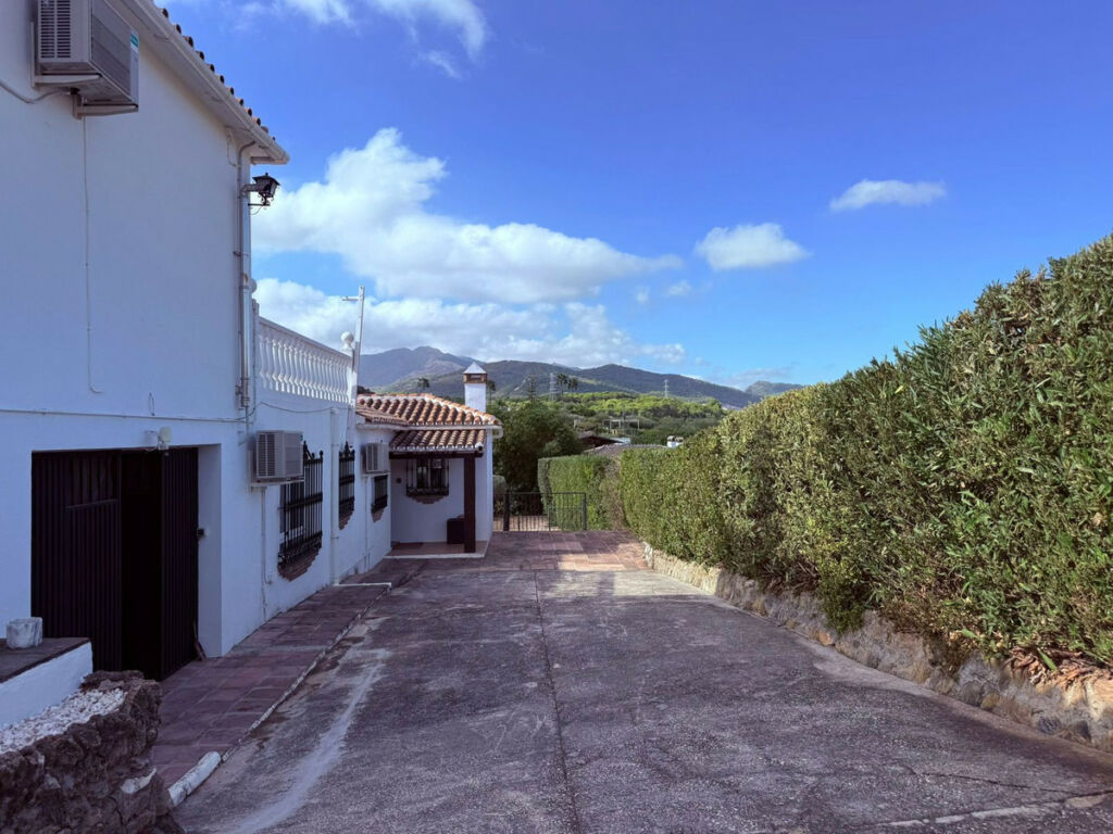Detached Villa Coín Málaga - image 12
