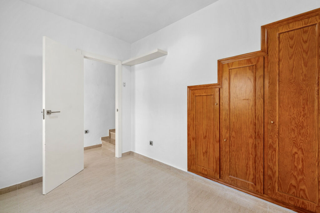 Detached Villa Polop Alicante - image 12