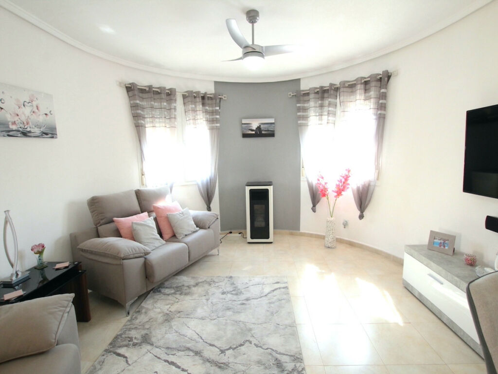 Detached Villa Benimar Alicante - image 12
