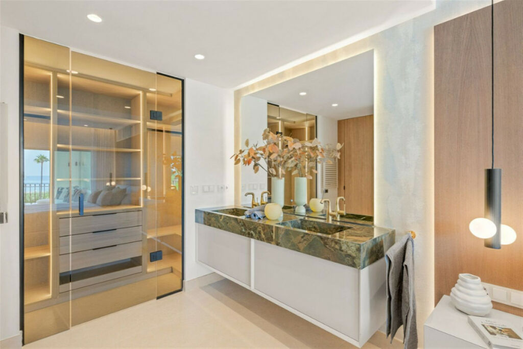 Middle Floor Apartment New Golden Mile Málaga - image 12