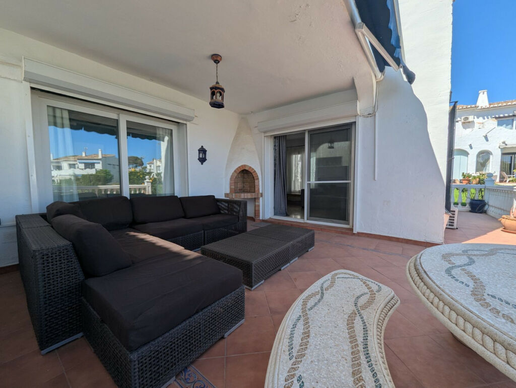 Townhouse Calahonda Málaga - image 12