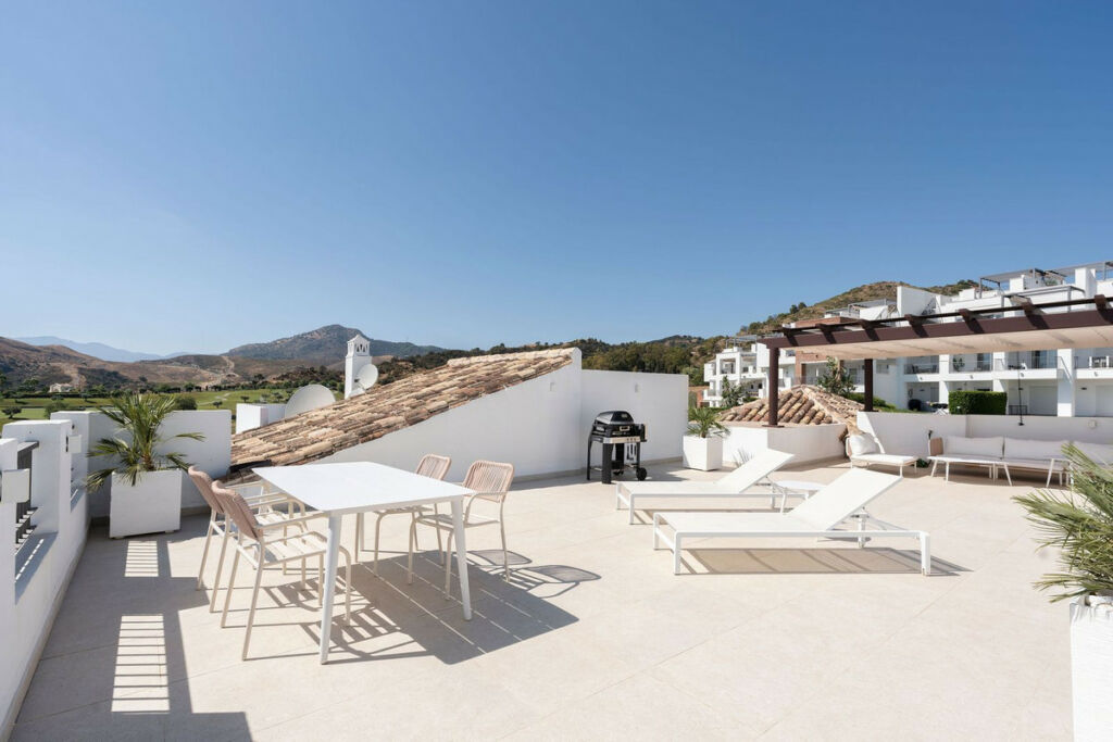 Penthouse Los Arqueros Málaga - image 12