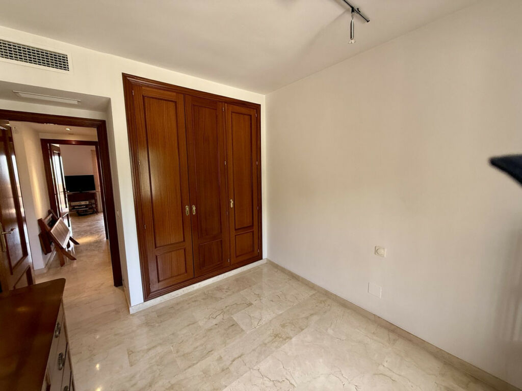 Semi-Detached House Elviria Málaga - image 12