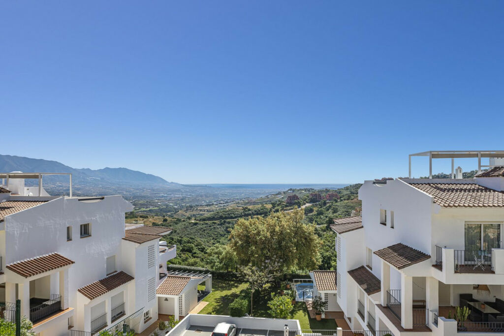 Middle Floor Apartment La Mairena Málaga - image 12