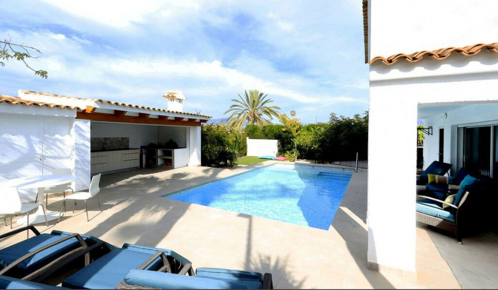 Detached Villa Albir Alicante - image 12