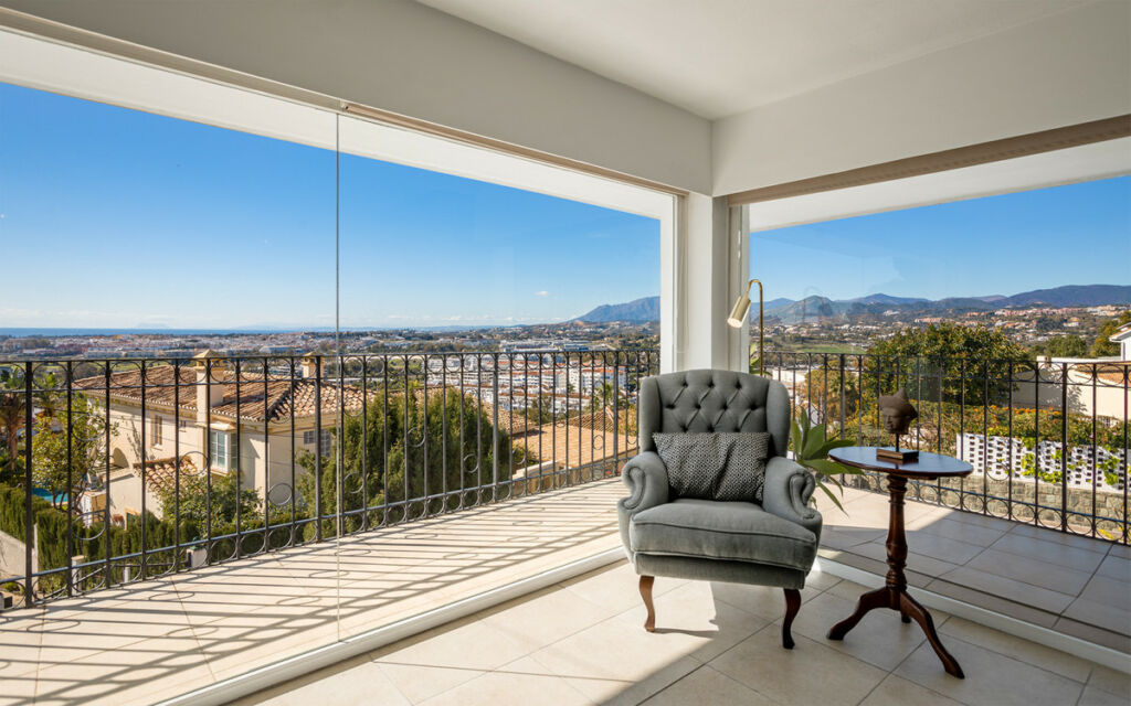 Detached Villa Nueva Andalucía Málaga - image 12