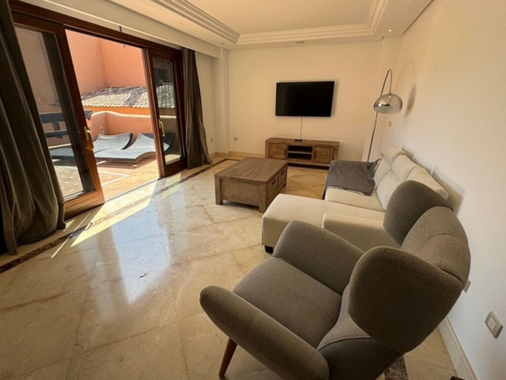 Middle Floor Apartment New Golden Mile Málaga - image 12