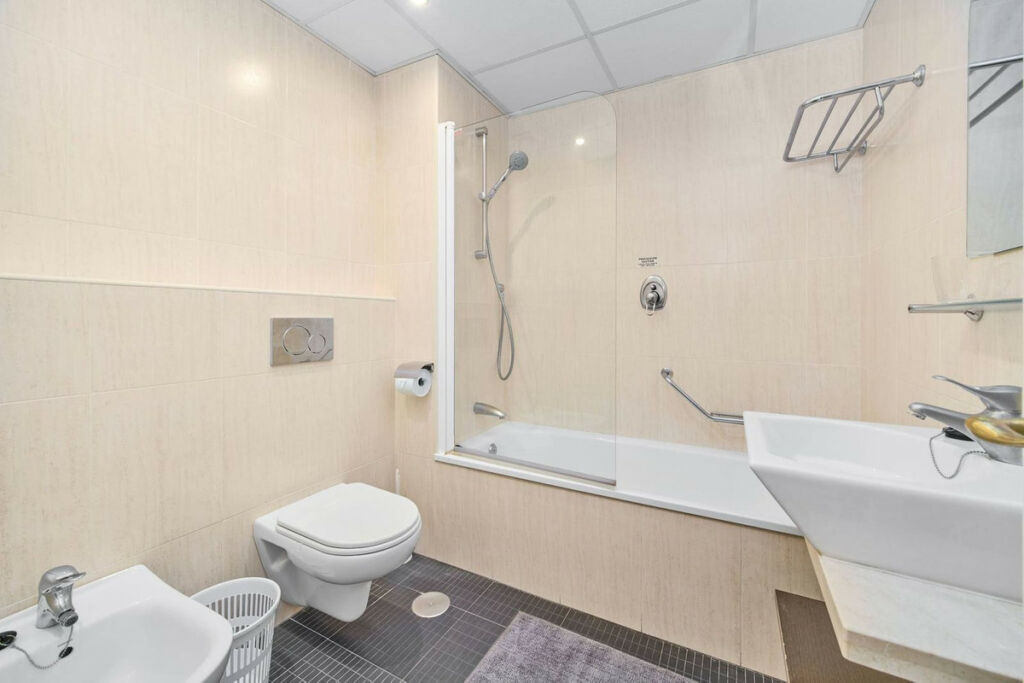 Middle Floor Apartment Riviera del Sol Málaga - image 12
