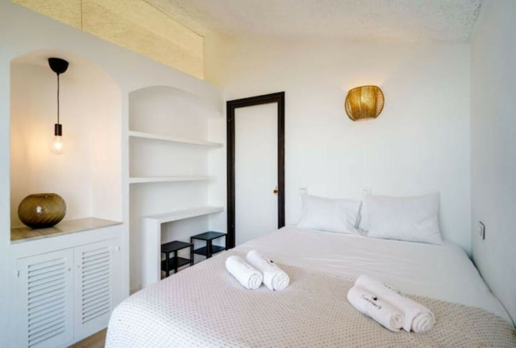 Detached Villa Estepona Málaga - image 12