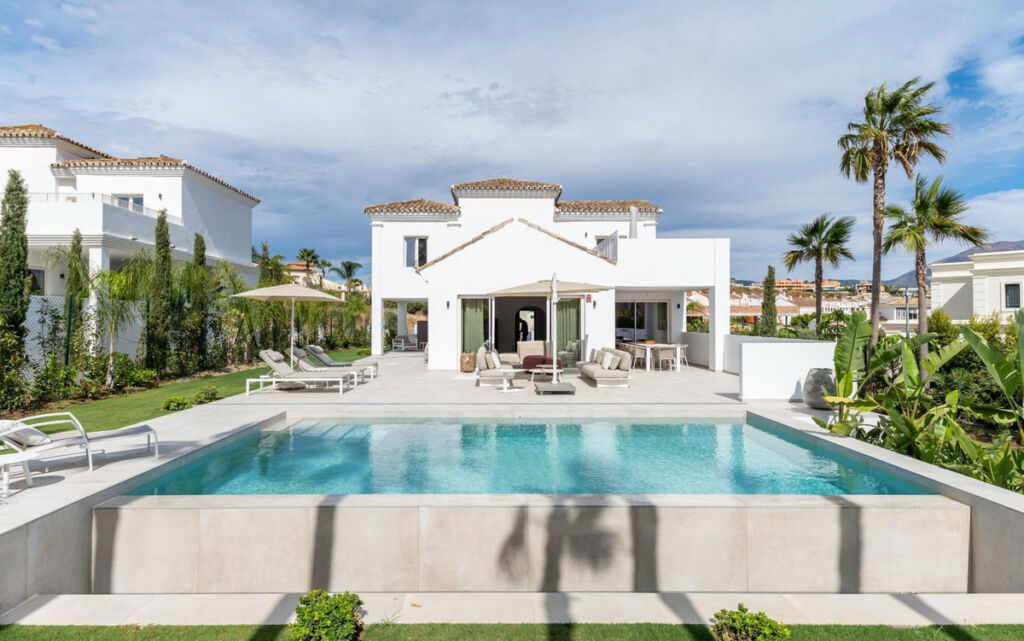 Detached Villa Manilva Málaga - image 12