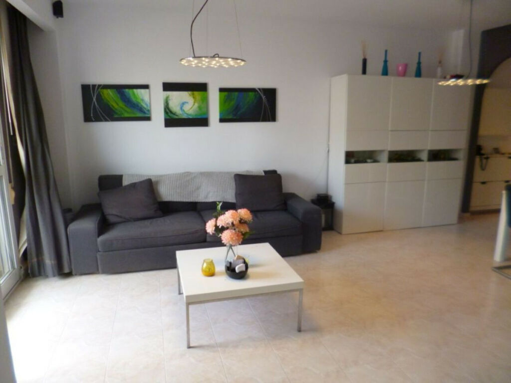 Middle Floor Apartment La Florida Alicante - image 12