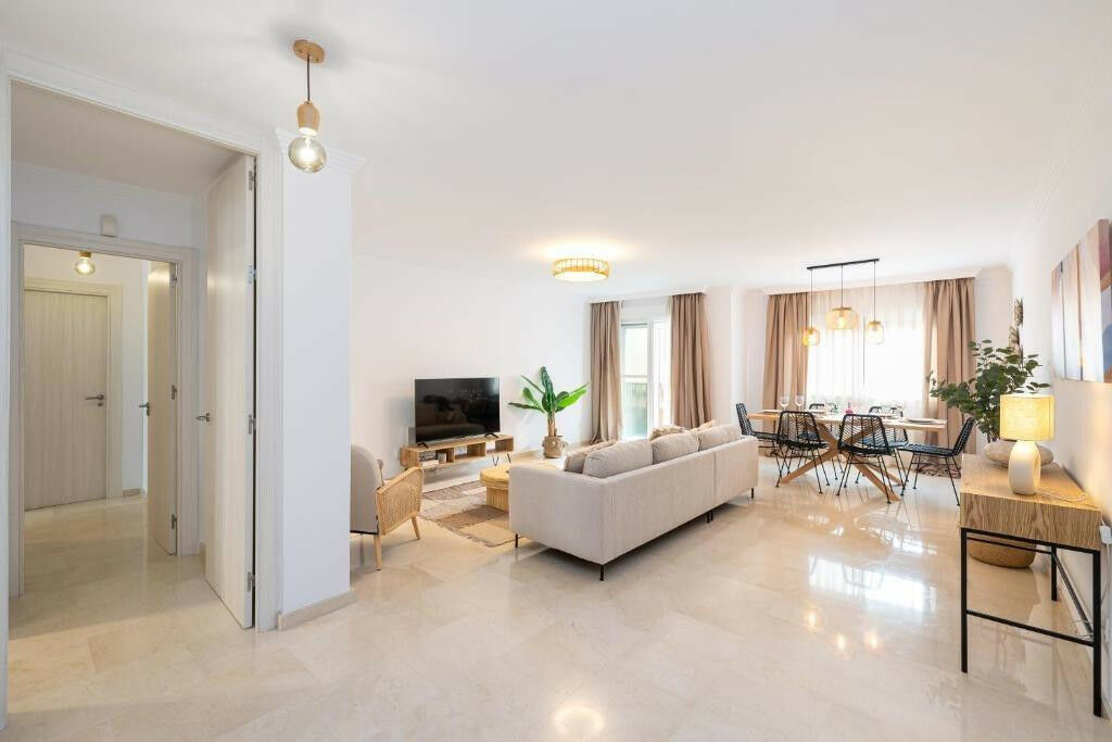 Middle Floor Apartment Fuengirola Málaga - image 12