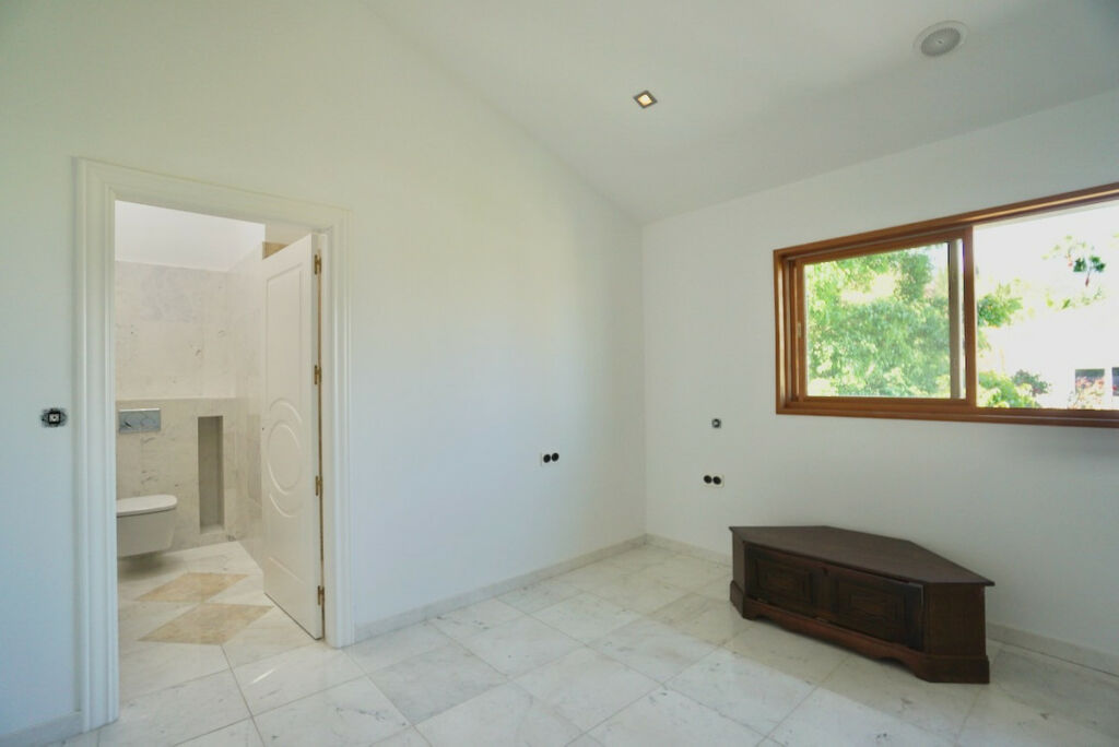 Detached Villa Benahavís Málaga - image 12
