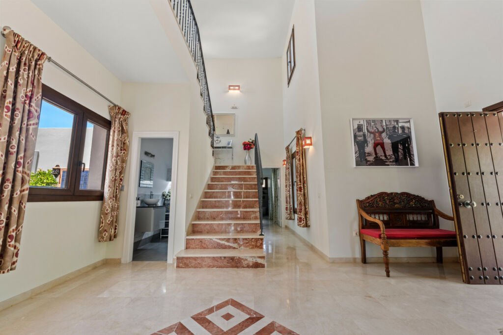 Detached Villa Sotogrande Cádiz - image 12