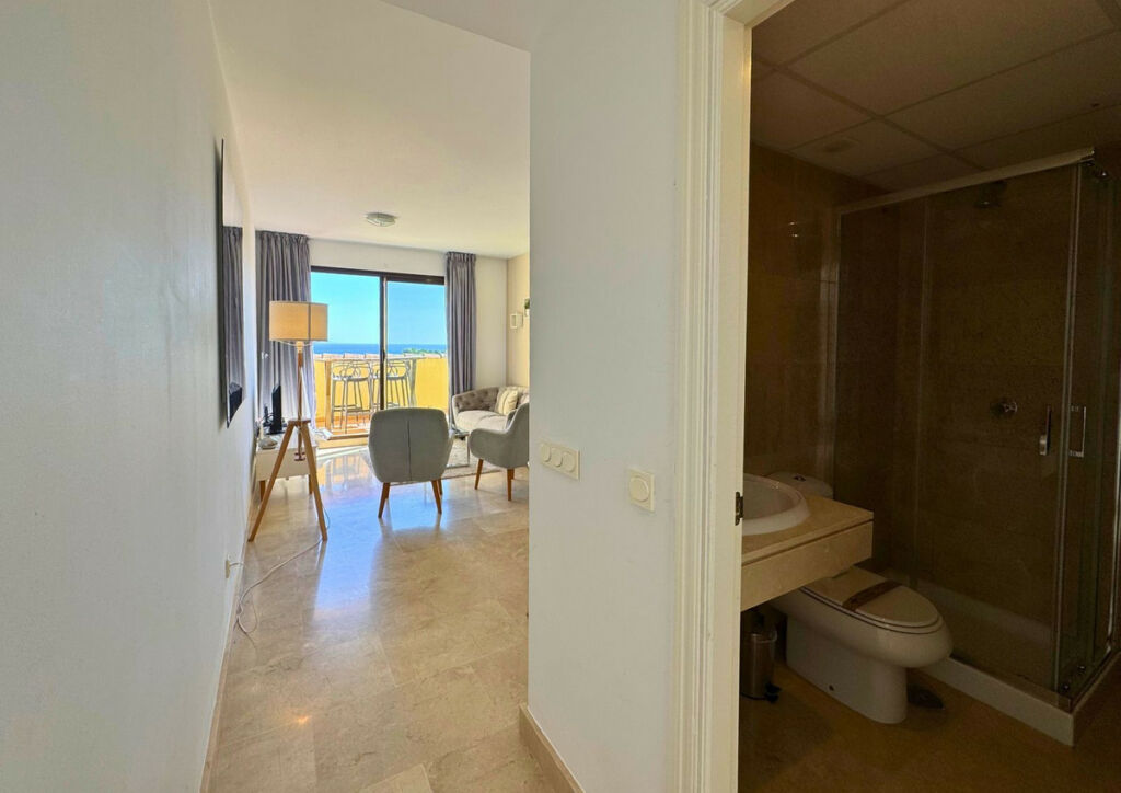 Penthouse La Duquesa Málaga - image 12