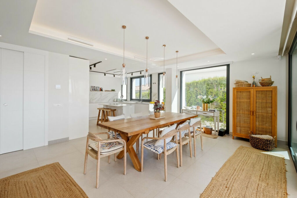 Detached Villa Riviera del Sol Málaga - image 12