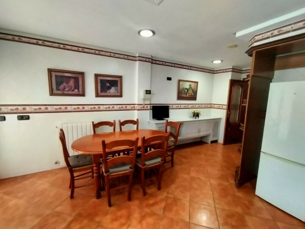 Detached Villa Elda Alicante - image 12