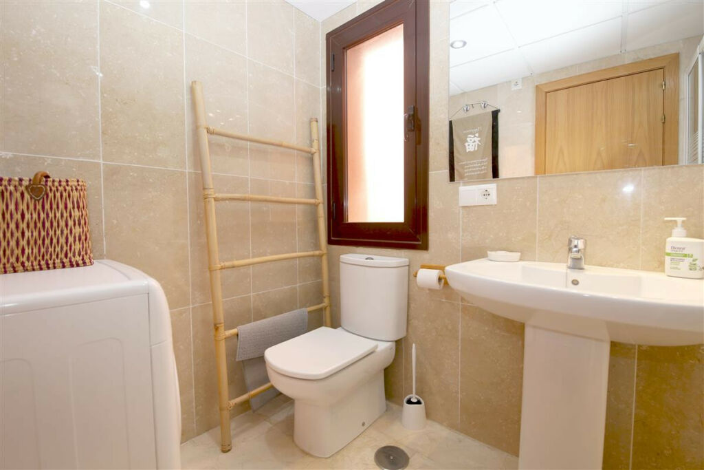 Middle Floor Apartment Estepona Málaga - image 12