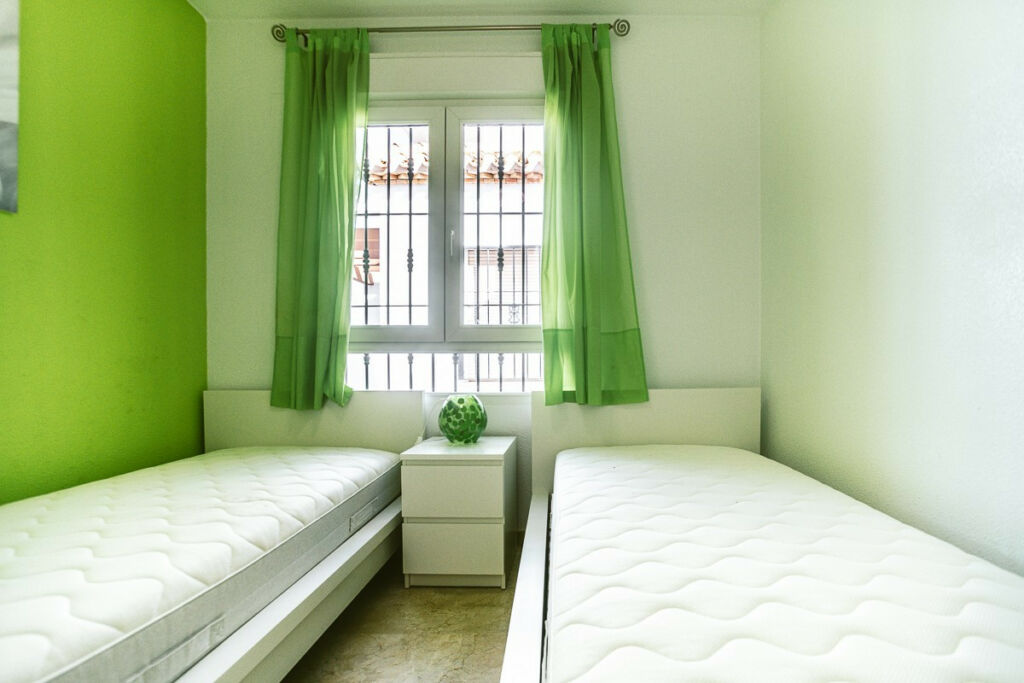 Middle Floor Apartment Villamartin Alicante - image 12