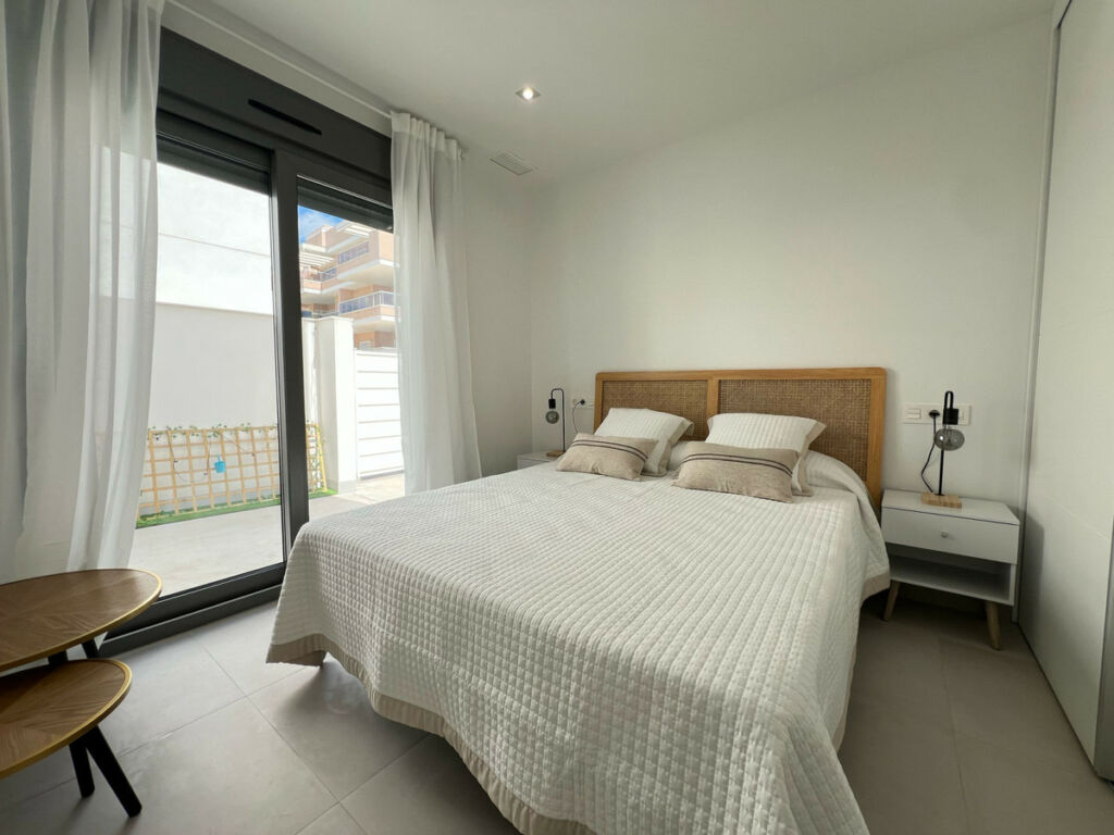 Detached Villa La Zenia Alicante - image 12