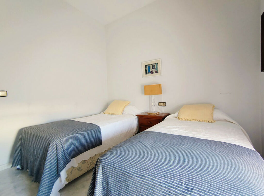 Middle Floor Apartment The Golden Mile Málaga - image 12