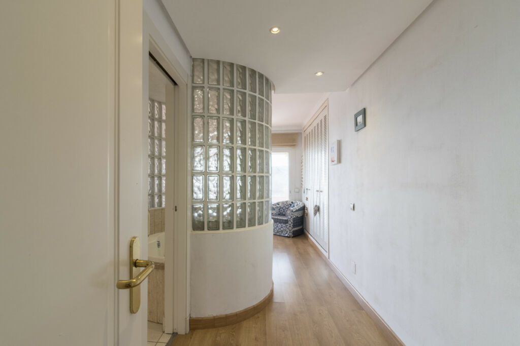 Middle Floor Apartment La Mairena Málaga - image 13