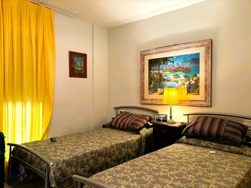Middle Floor Apartment Calahonda Málaga - image 13