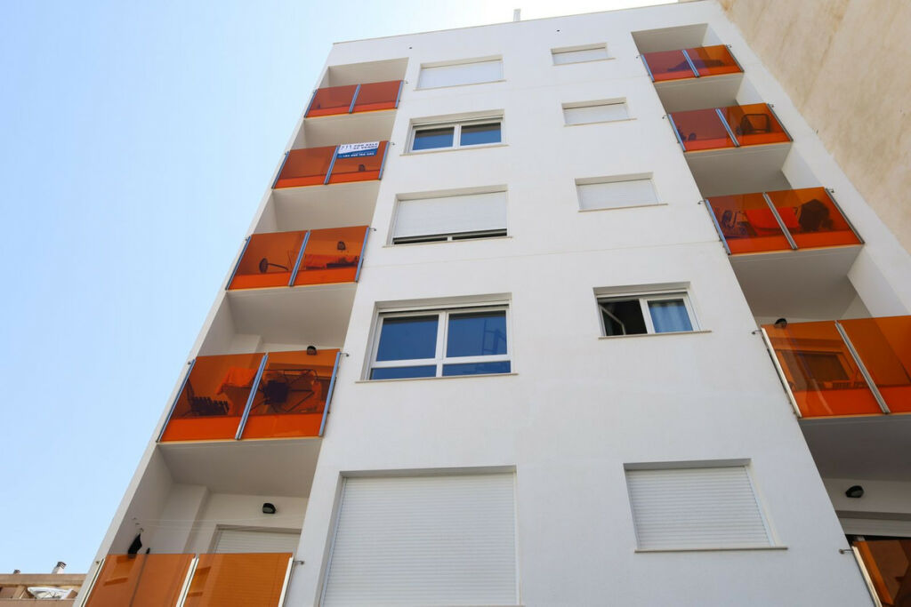 Middle Floor Apartment Torrevieja Alicante - image 13