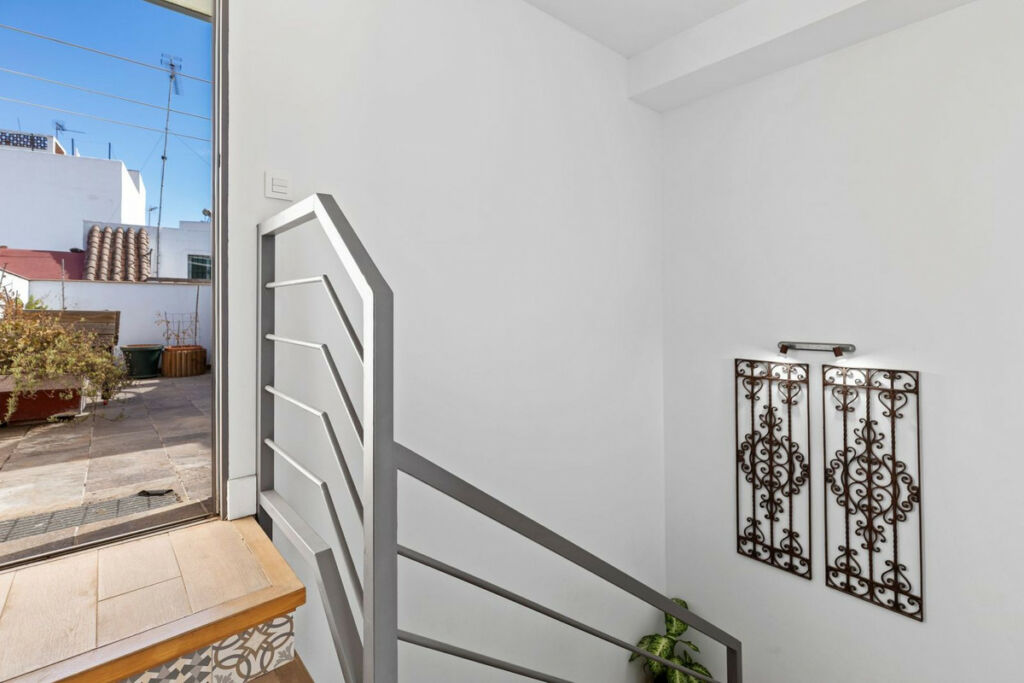 Detached Villa Estepona Málaga - image 13