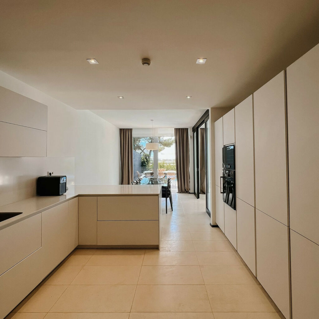 Townhouse Sierra Blanca Málaga - image 13