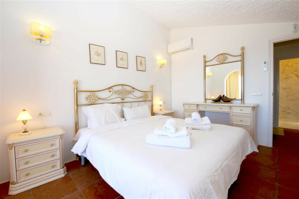 Semi-Detached House Estepona Málaga - image 13