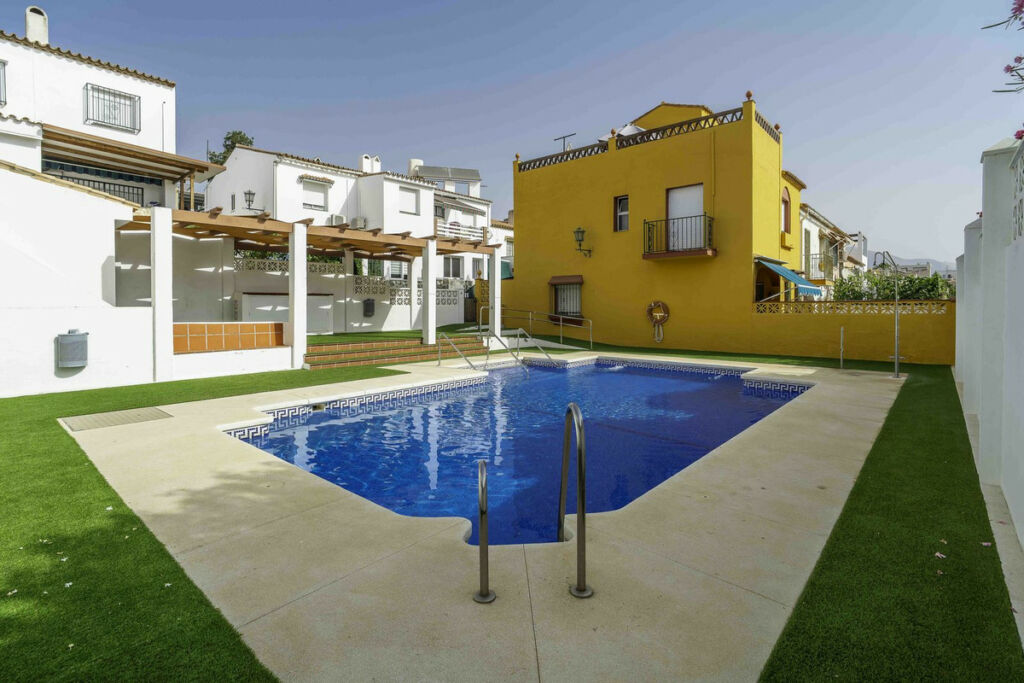 Townhouse Las Lagunas Málaga - image 13