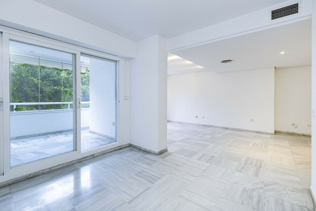 Duplex Marbella Málaga - image 13