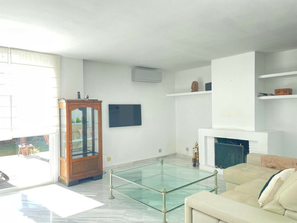 Townhouse Estepona Málaga - image 13