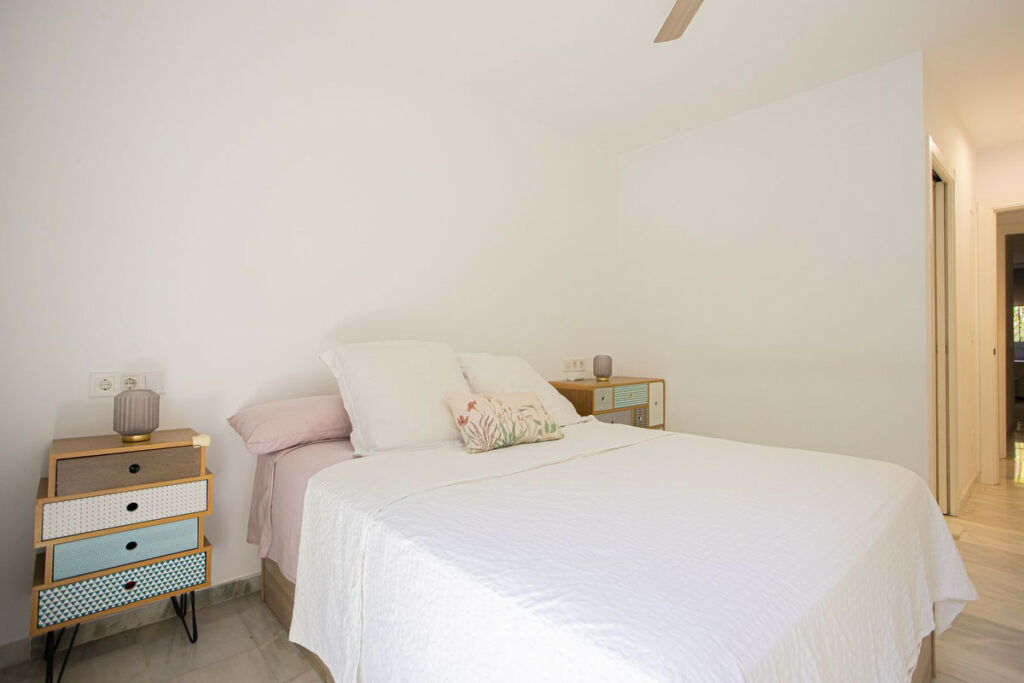 Ground Floor Apartment The Golden Mile Málaga - image 13
