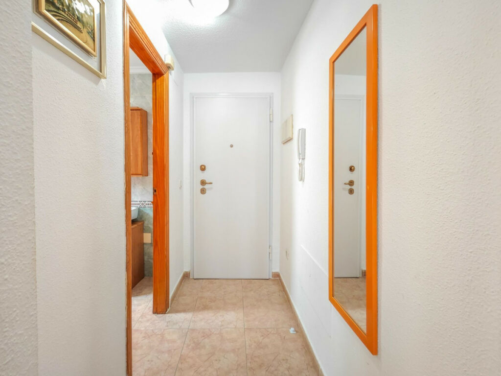 Middle Floor Apartment Parque de las Naciones Alicante - image 4
