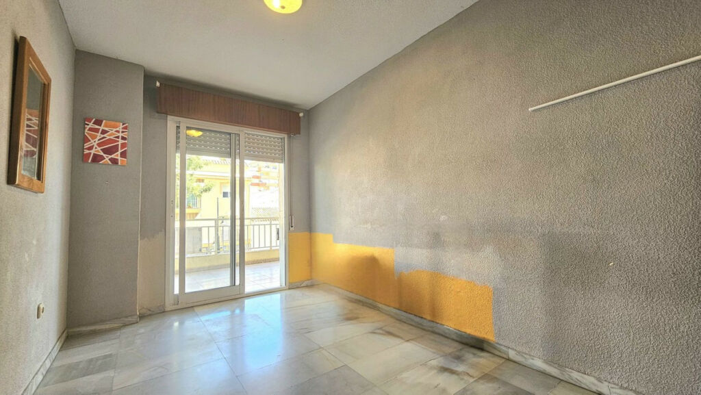 Middle Floor Apartment Fuengirola Málaga - image 13