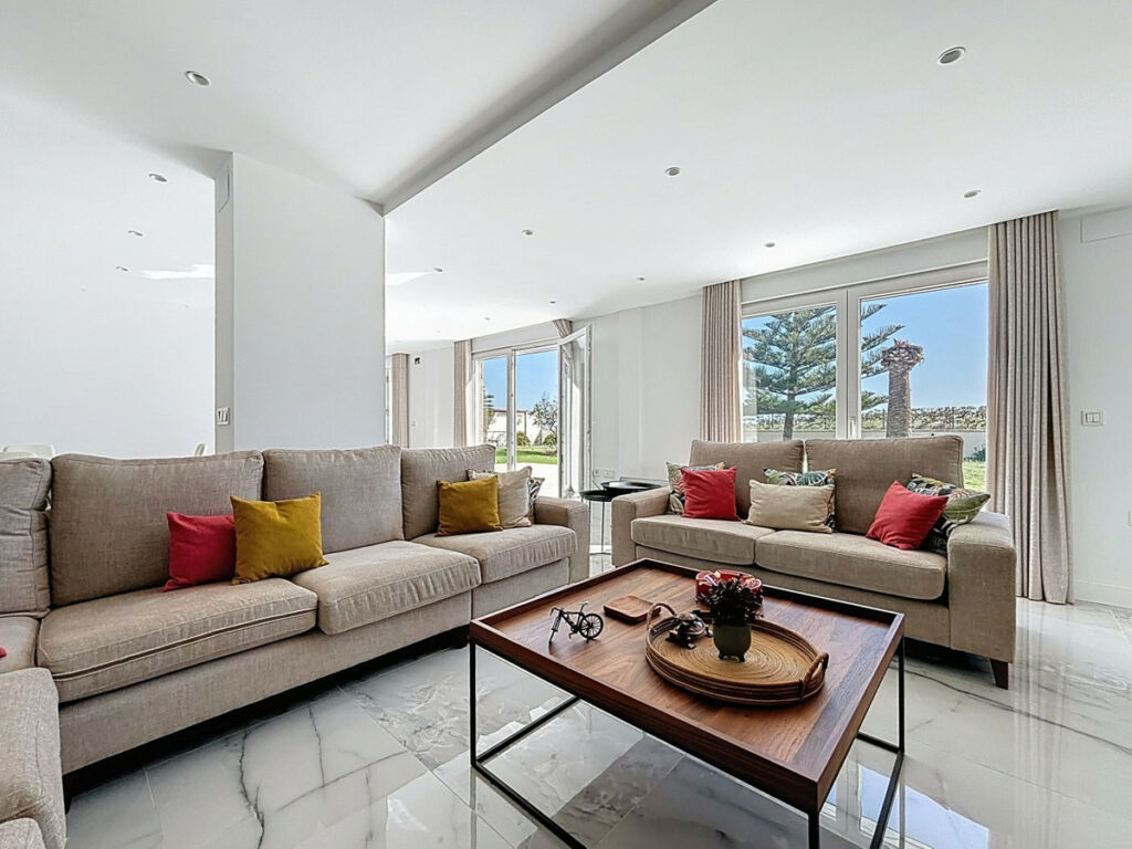 Detached Villa Almayate Málaga - image 13