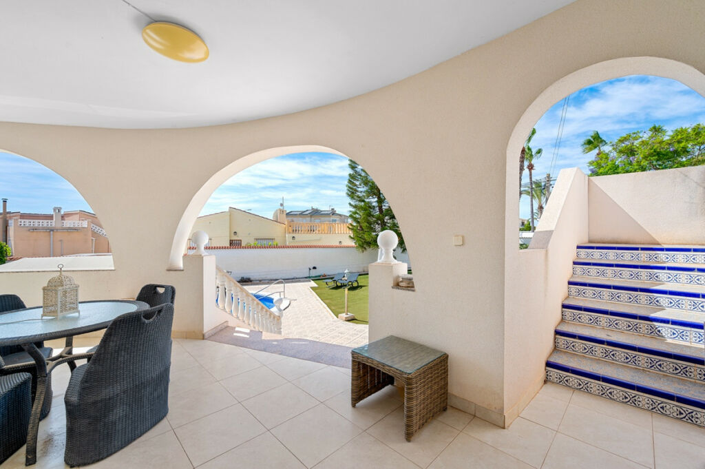 Detached Villa Ciudad Quesada Alicante - image 12